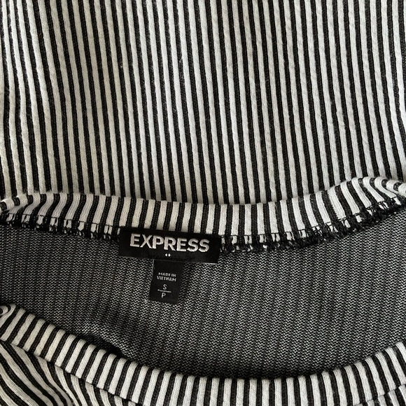 Express Black and White Short Sleeve Tie Front Blouse - Picture 4 of 7